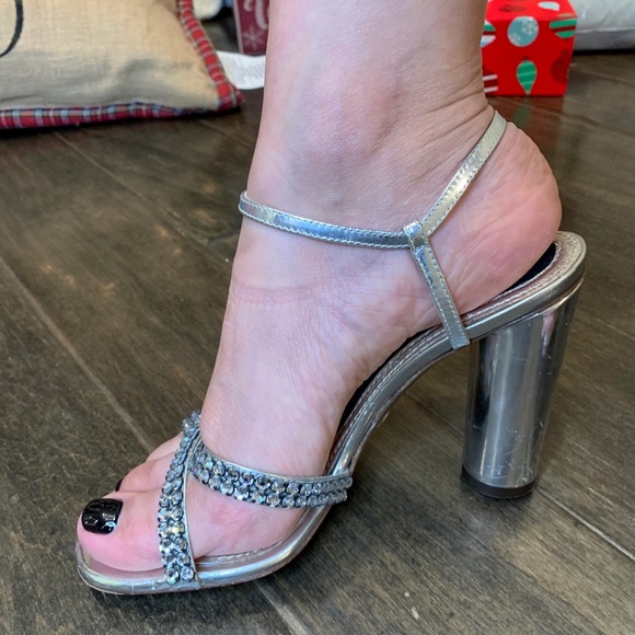 Dolce & Gabbana silver strappy heels 👠 - Picture 3 of 8